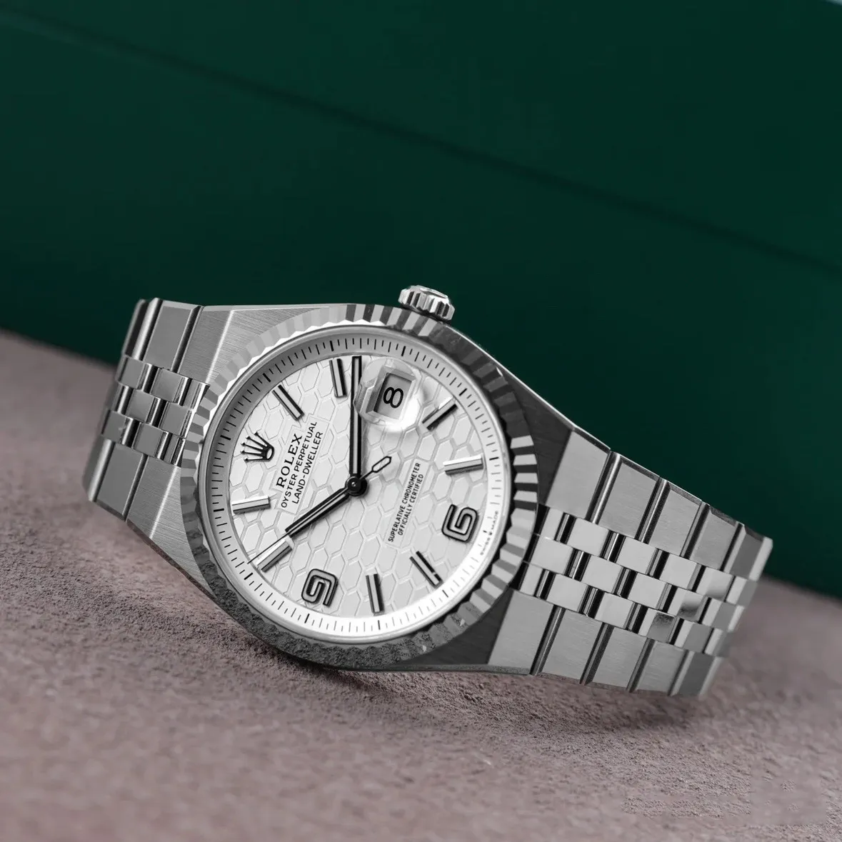 Land-Dweller 40 mm 127334 – Luxusuhr aus Oystersteel & Weißgold
